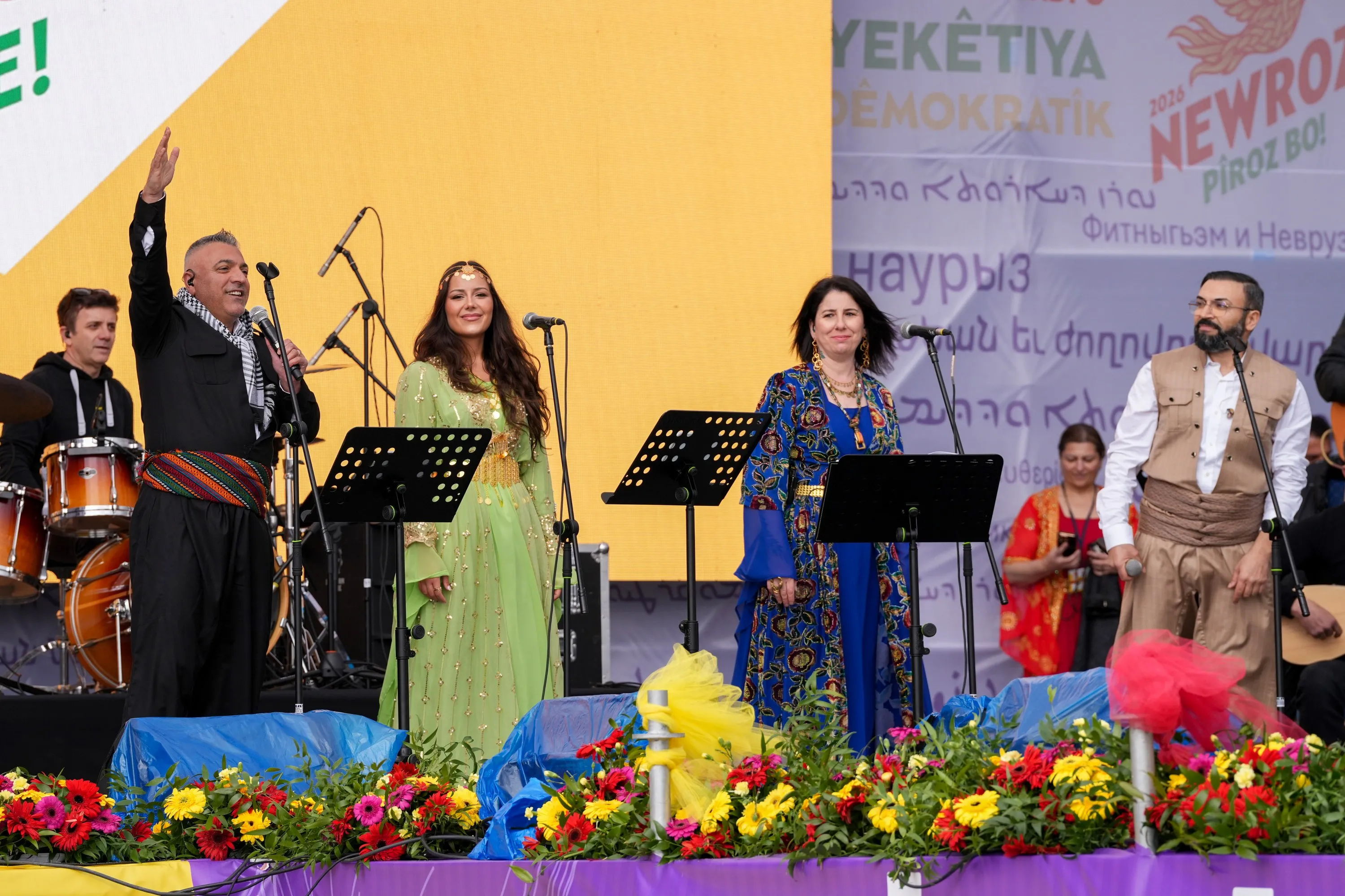 Diyarbakır'da Yüz Binlerin Katılımıyla Newroz Coşkusu Yaşandı - Kare 6