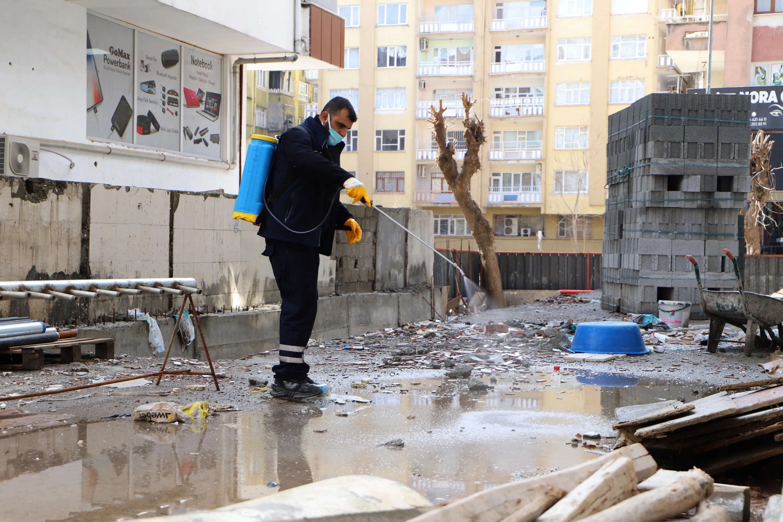 Diyarbakır'da Haşereyle Mücadele Hız Kesmeden Devam Ediyor - Kare 8