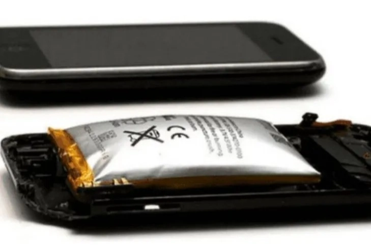 Telefonu gece boyunca şarjda bırakmak yangın riski taşıyor!