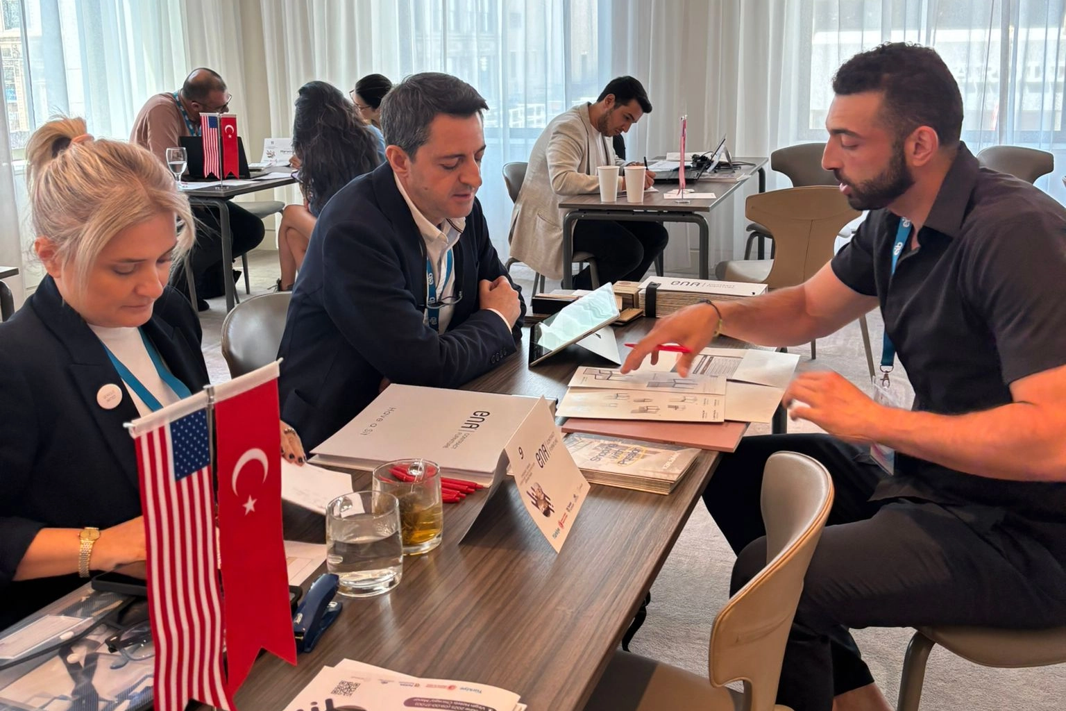 Türk mobilyası Şikago’da fırtına estirdi