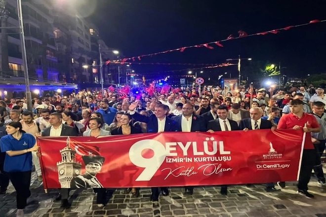 İzmir’in kurtuluşunun 103. yılı coşkuyla kutlandı