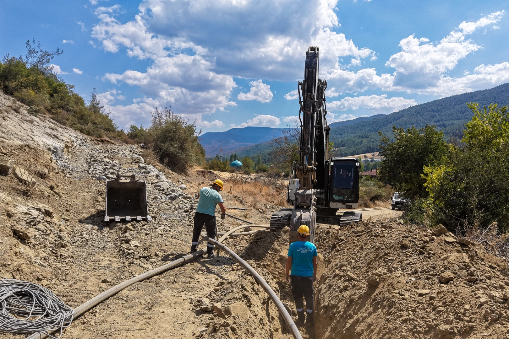 Şehren Mahallesi’ne yeni kaynak ile 2 bin metrelik içme suyu hattı